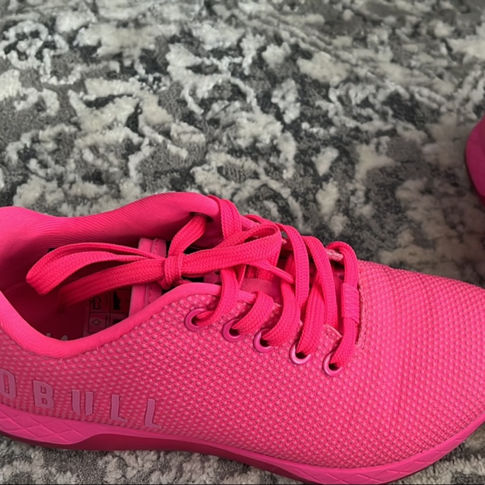 No Bull, neon pink athletic shoe size 7
